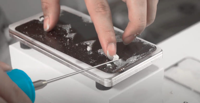 Lý do ép mặt kính Samsung A50, A50s