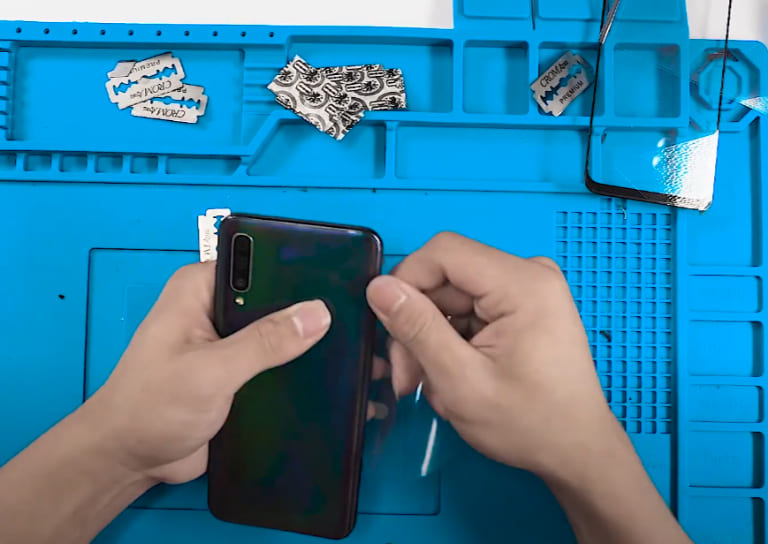 Địa chỉ ép mặt kính Samsung A50, A50s uy tín