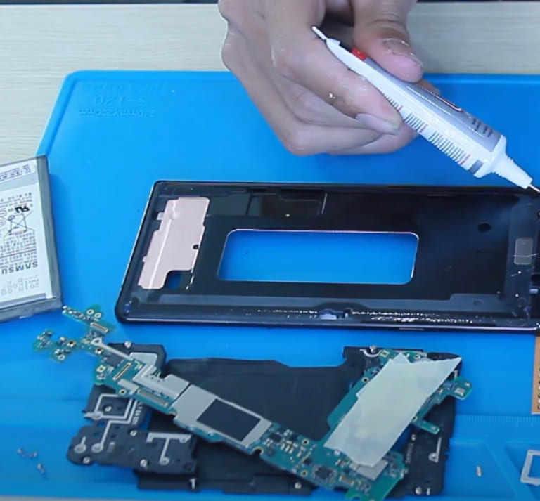 Lý do ép mặt kính Samsung Galaxy Note 9