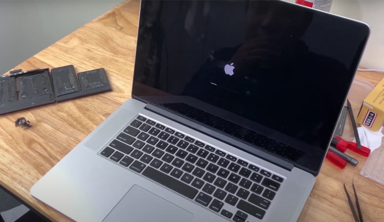 Giá thay màn hình MacBook Pro Retina 15 inch A1398 cập nhật mới nhất, minh bạch