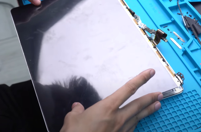 Thay màn hình Macbook tại Hà Nội