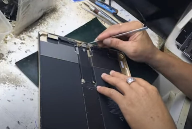 Quy trình thay màn hình iPad 9.7