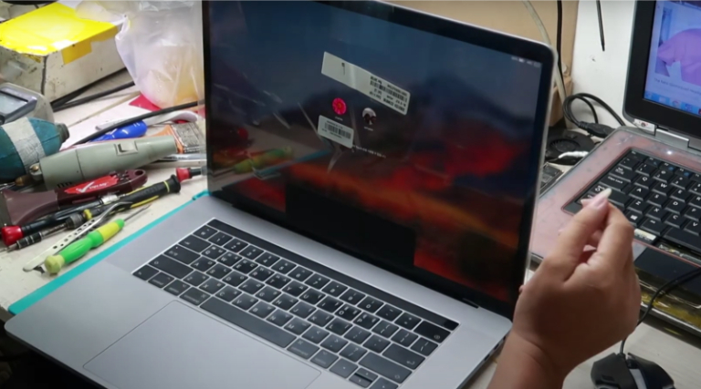 Sửa chữa, thay màn hình MacBook A1286 chính hãng, bảo hành uy tín