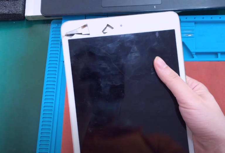 thay cảm, ép kính iPad Mini 4 nhanh chóng