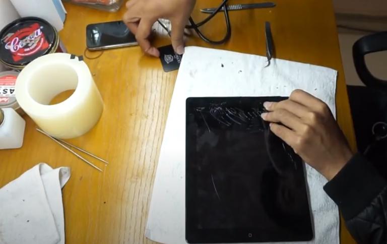 Thay kính cảm ứng iPad 3/4 chính hãng giá rẻ tại Hà Nội