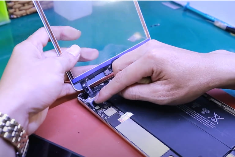 Quy trình thay màn hình iPad mini 3