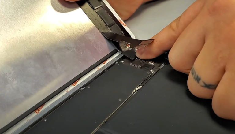 Quy trình thay màn hình iPad Pro 9.7