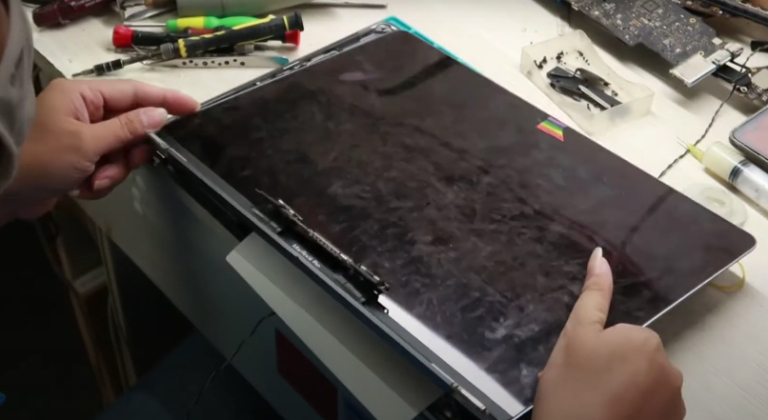Thay màn hình MacBook Pro 15 inch A1286 giá rẻ, chất lượng tốt tại Hà Nội