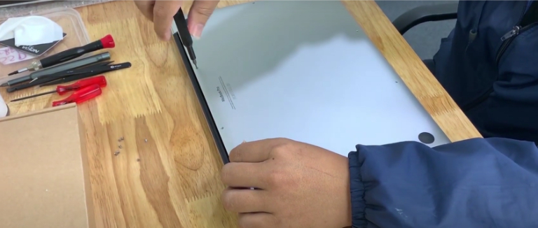 Thay màn hình MacBook Pro Retina 15 inch A1398 chính hãng, lấy ngay tại cửa hàng
