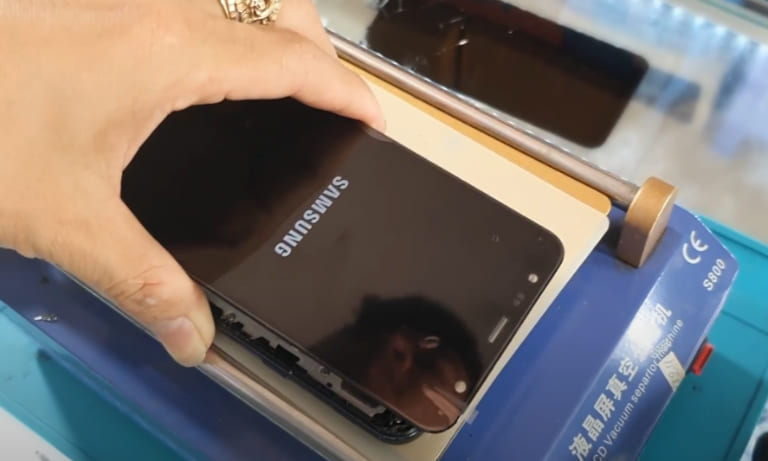 thay màn hình samsung galaxy j4 giá rẻ