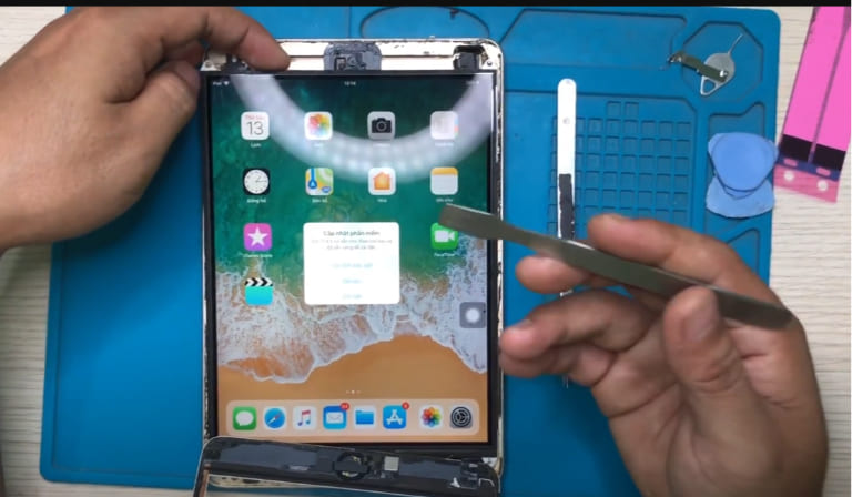 thay mặt kính iPad Mini 3 giá tốt