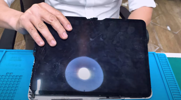 thay mặt kính iPad Pro 11 lấy liền