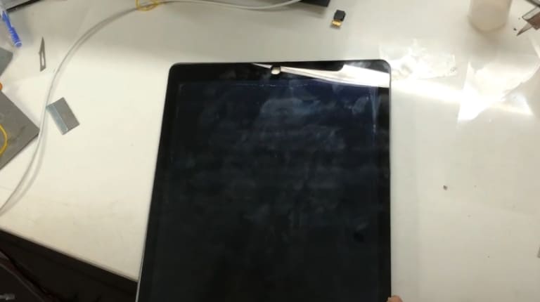 thay mặt kính iPad Pro 12.9 lấy ngay