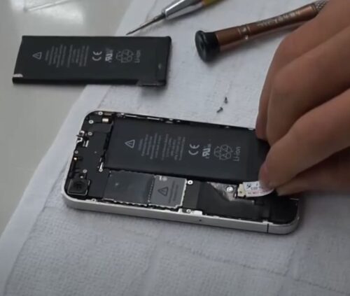 Thay pin iphone 4