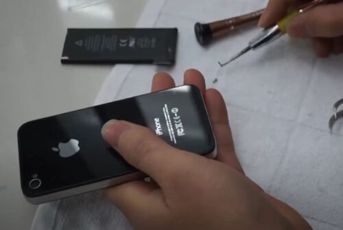 Thay pin iphone 4