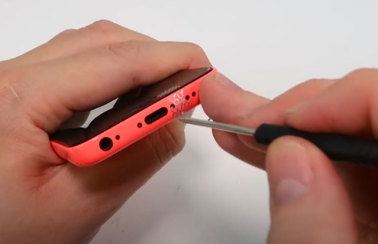 Quy trình thay pin điện thoại iPhone 5c