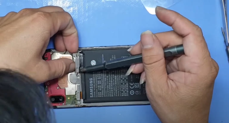 Kinh nghiệm chọn địa chỉ thay pin Samsung Galaxy A10