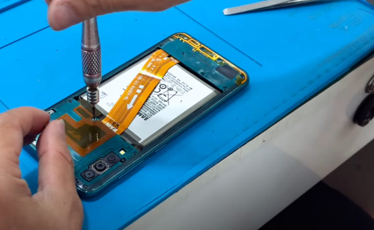 Quy trình thay pin Samsung Galaxy A30, A30s