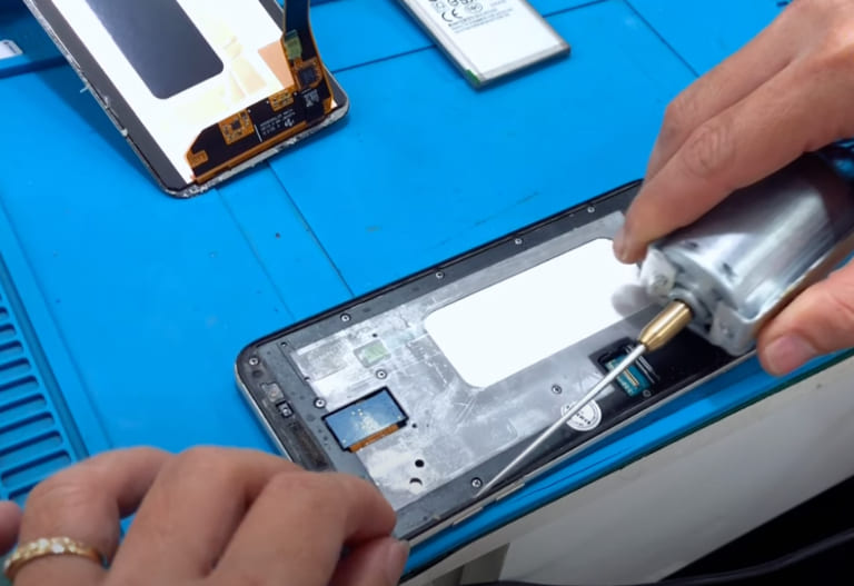 Địa chỉ thay pin Samsung Galaxy A6, A6 Plus