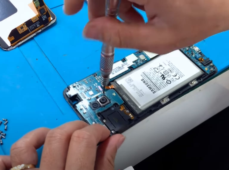 Bảo hành thay pin Samsung Galaxy A6, A6 Plus