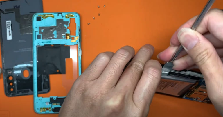 Lý do thay pin Samsung Galaxy A60