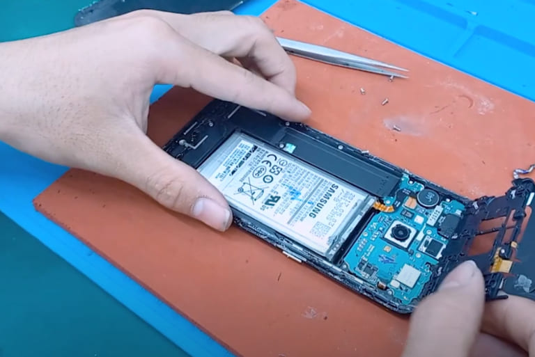 Chi phí thay pin Samsung Galaxy S8, S8 Plus