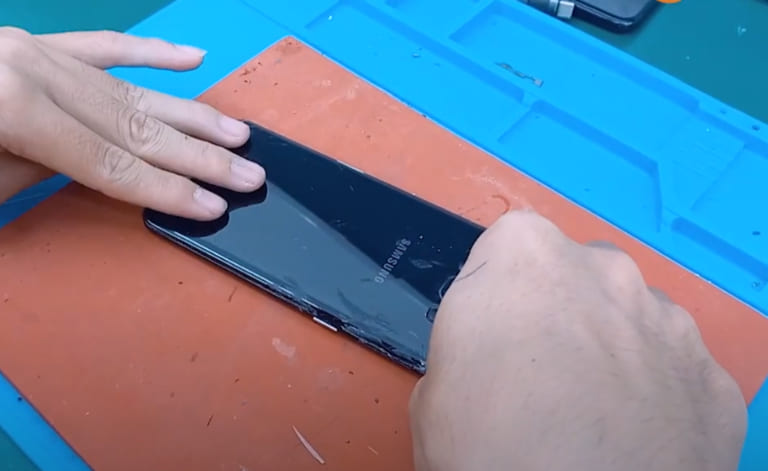 Lưu ý khi thay pin Samsung Galaxy S8, S8 Plus