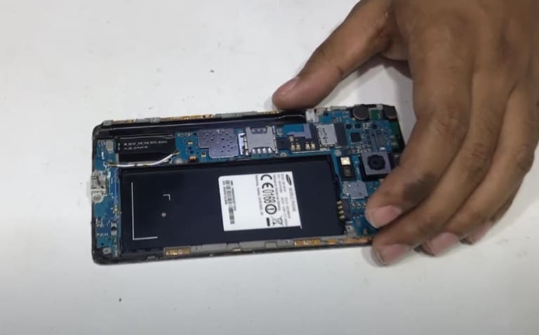 Địa chỉ thay pin Samsung Galaxy Note 4