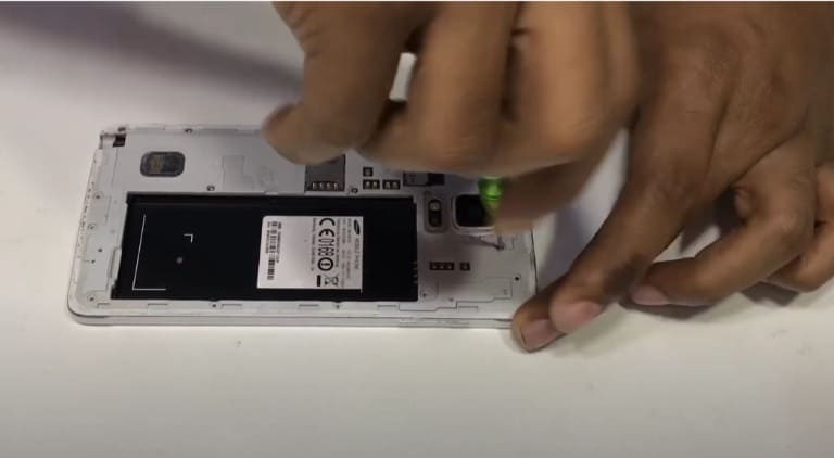 Lý do thay pin Samsung Galaxy Note 4