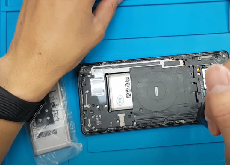 Tự thay pin Samsung Galaxy s10, s10 Plus