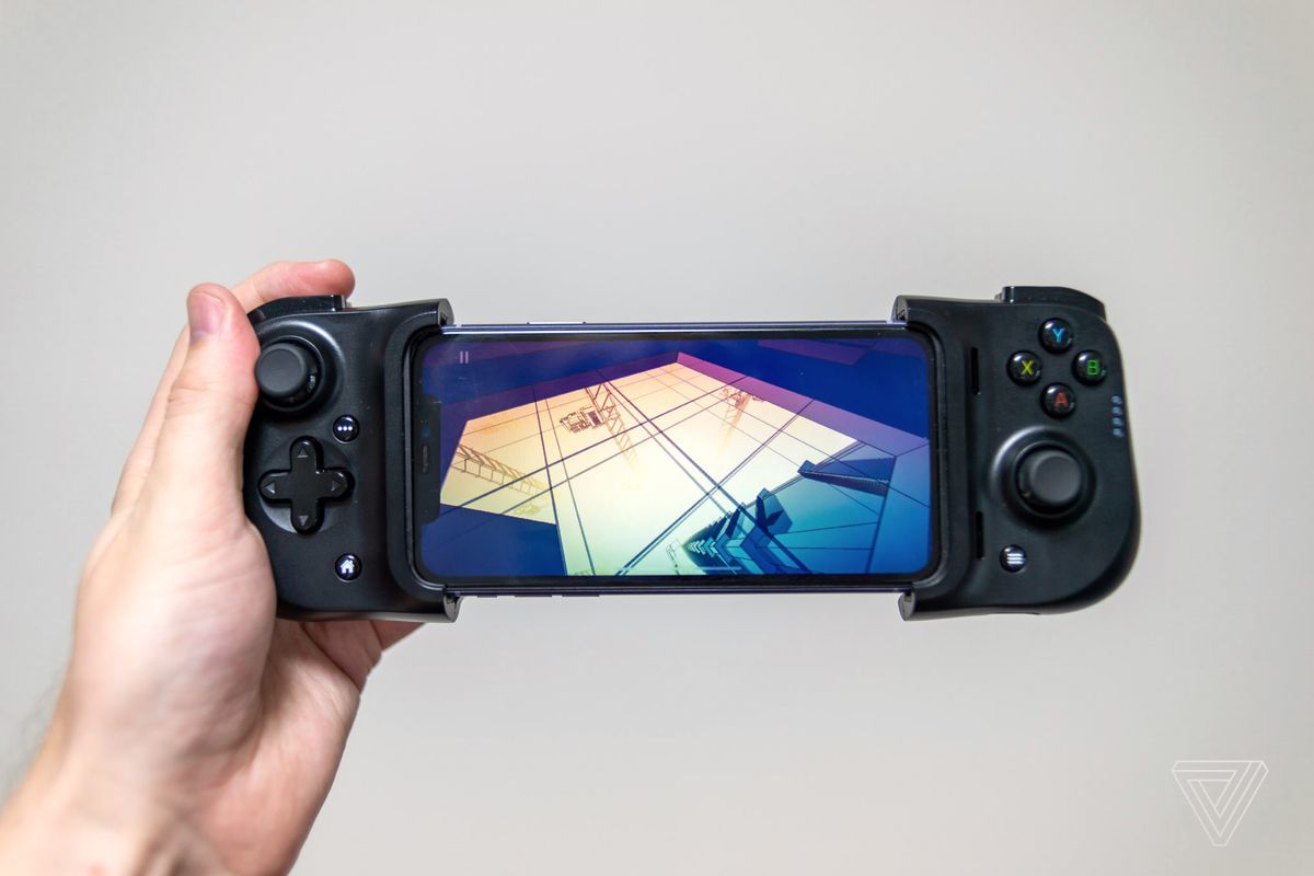 5 mẫu tay cầm chơi game cho iPhone