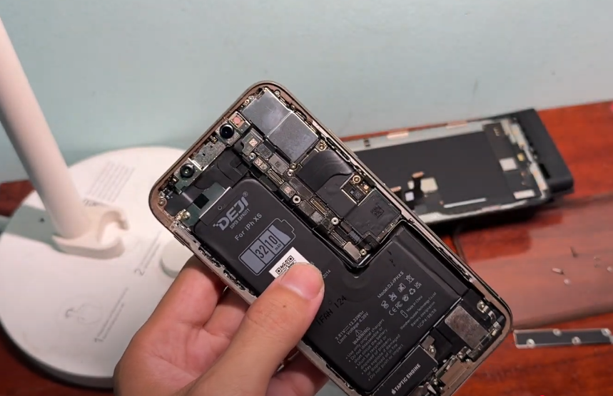 thay pin dung lượng cao iphone xs lấy ngay