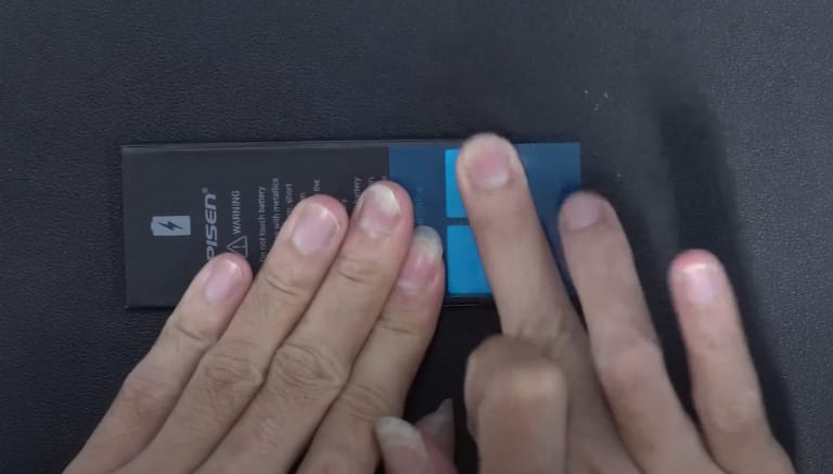 Quy trình thay pin dung lượng cao iPhone Xr