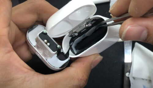 Thay pin hộp sạc Airpods 3
