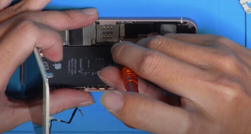 Thay Pin iPhone 5 SE