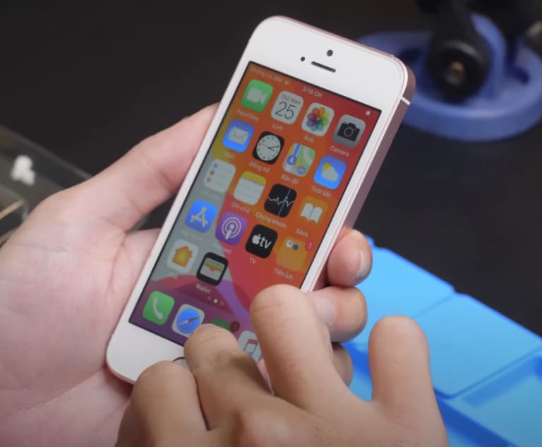 Quy trình thay pin iPhone 5SE