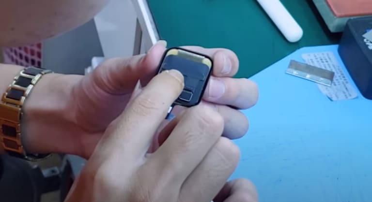 thay màn hình apple watch se không mất dữ liệu
