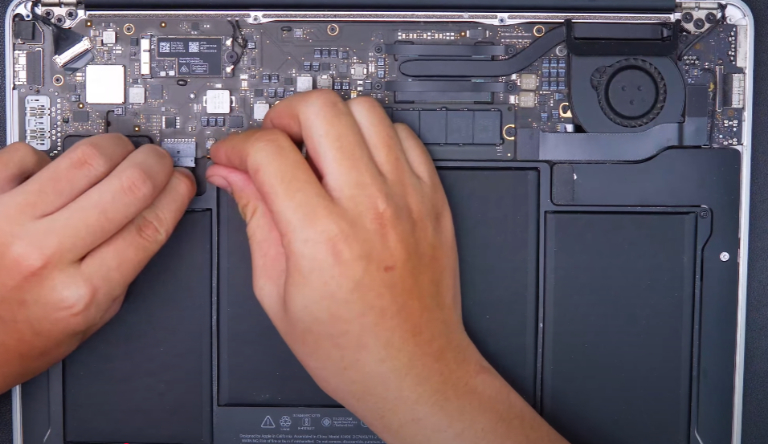 Địa chỉ thay pin Macbook Air 2015
