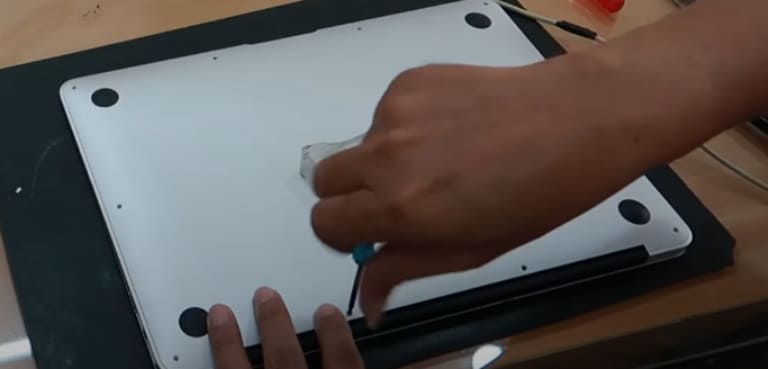 Thay pin Macbook Air 2016 chất lượng