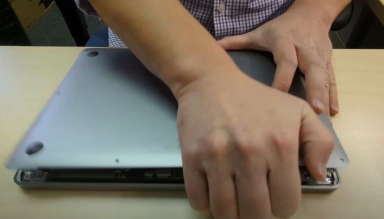 Địa chỉ thay pin Macbook Air 2018 uy tín