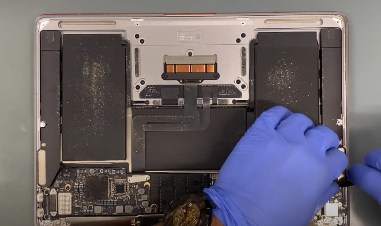 Bảo hành khi thay pin Macbook Air 2020