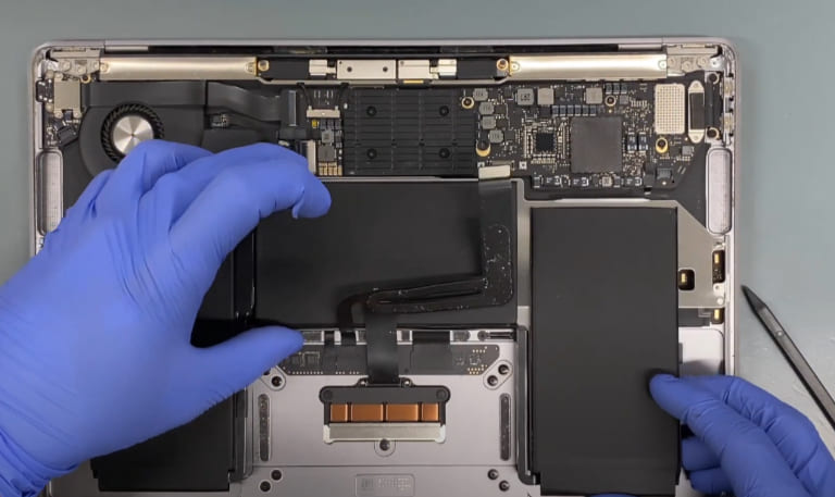 Tự thay pin Macbook Air 2020 tại nhà