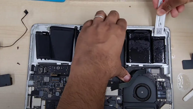 Quy trình thay pin Macbook Pro 2015 13 inch