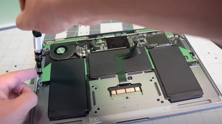 Quy trình thay pin Macbook Pro 2018