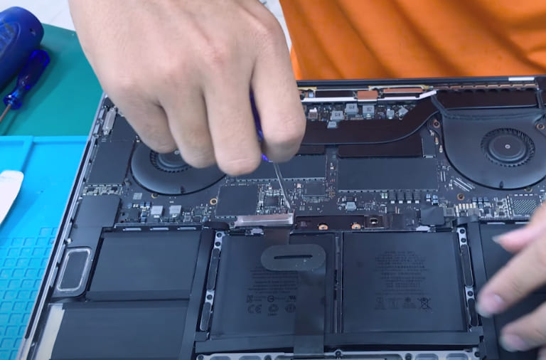 Chi phí thay pin Macbook Pro 2019