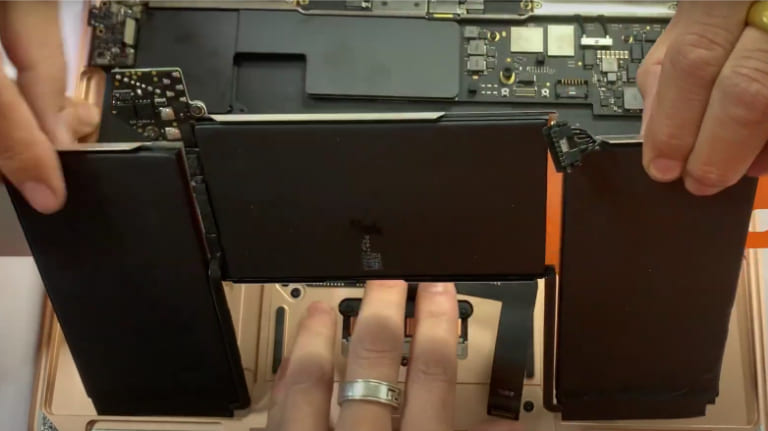 thay pin macbook pro m1 2021 lấy ngay