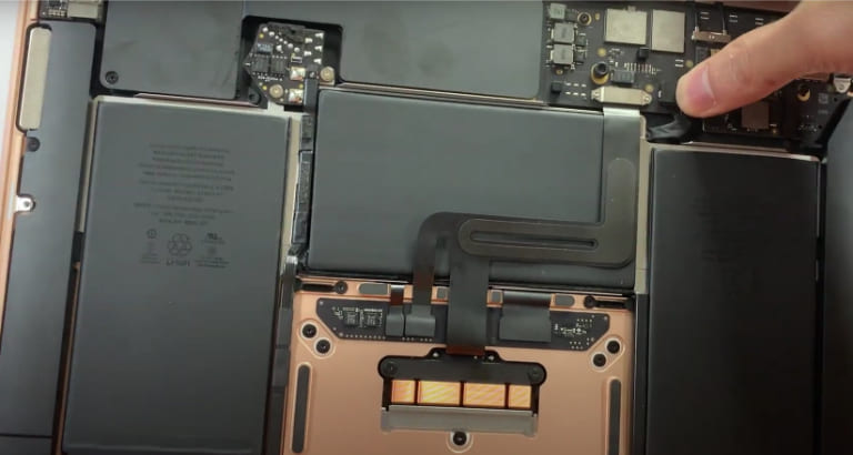 thay pin macbook pro m1 2021 chính hãng giá tốt