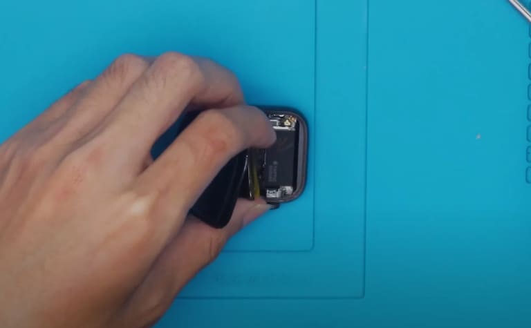 Chế độ bảo hành thay vỏ Apple Watch SE