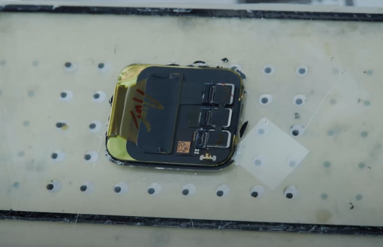 Giá thay vỏ Apple Watch SE