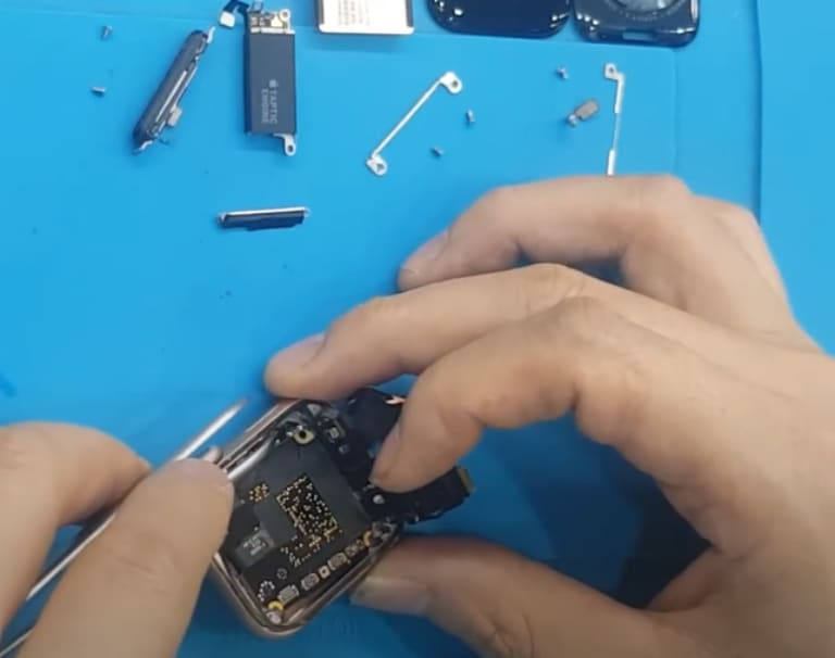 Thay vỏ Apple Watch series 5 tại TeamCare